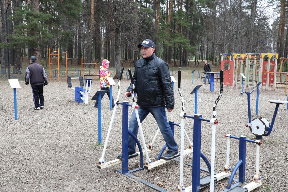    Эксперты рекомендуют заниматься в пожилом возрасте ходьбой, плаванием, аквааэробикой и гимнастикой Pravda-nn.ru