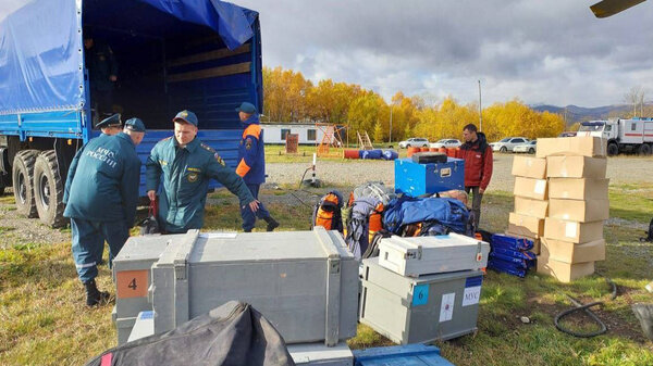 На Камчатку в село Соболево направлен вертолёт Ми-8 МЧС из-за сильного паводка. Фото © ГУ МЧС РФ по Камчатскому краю