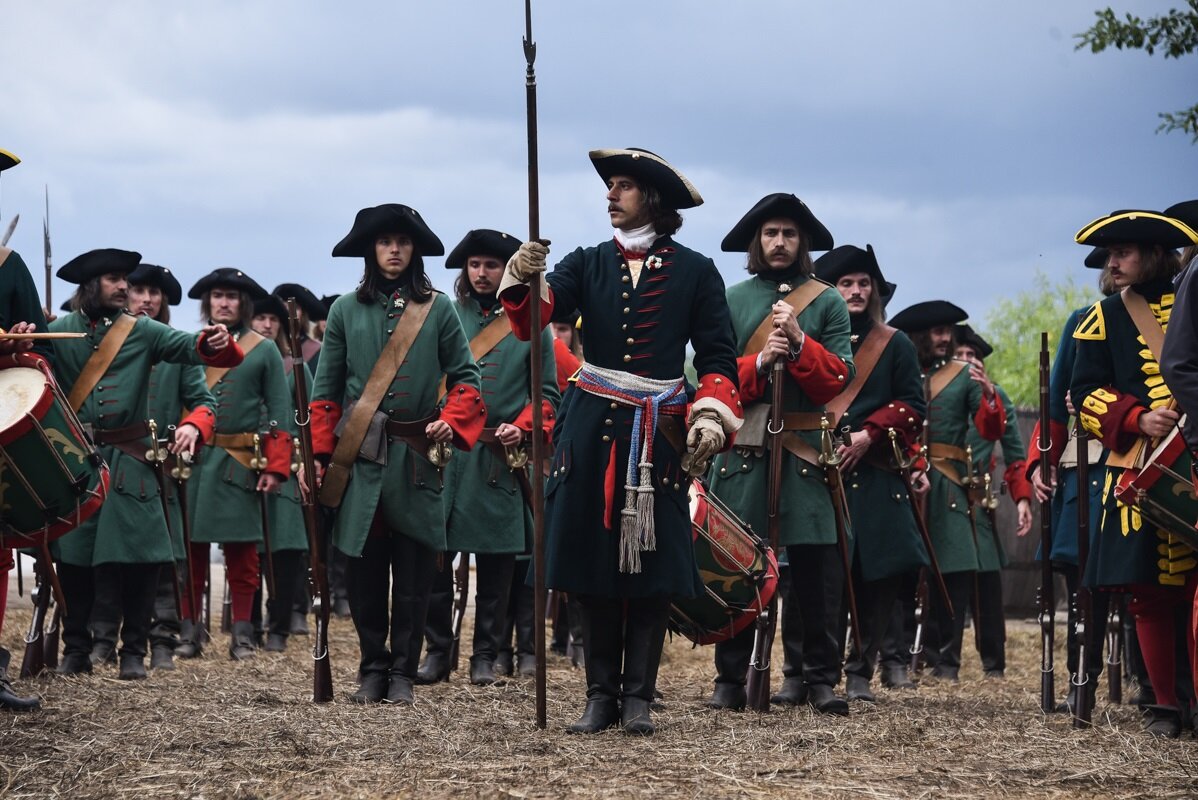 Кадр из сериала "Собор". Источник фото: https://www.kino-teatr.ru/kino/movie/ros/135092/foto/i2/870116/