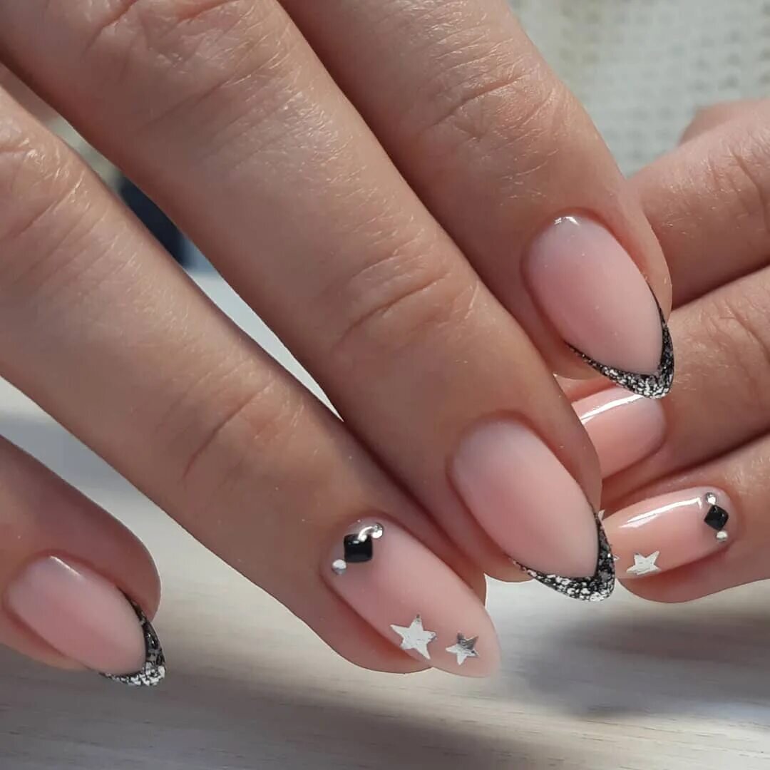 gorgeous glitter almond french nails Дизайнерские ногти, Красивые ногти, Гелевые