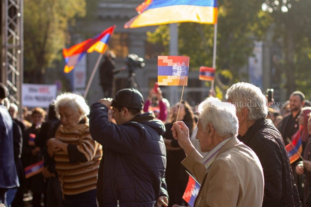 ЗАЯВЛЕНИЕ участников митинга в Ереване: Нагорный Карабах (Арцах) не может быть в составе Азербайджана. Фоторяд