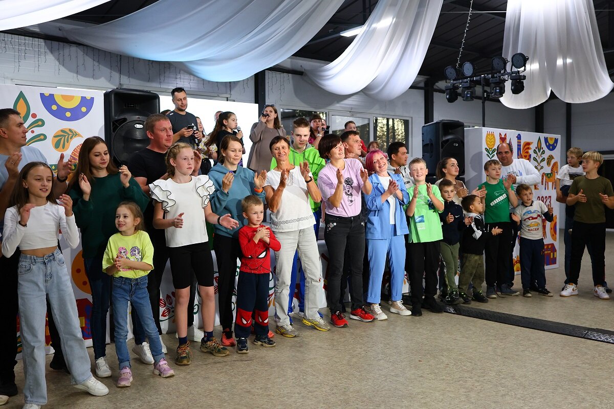 Ассамблея замещающих семей 2018. День любви и верности в 2022. Семья свердловская область. Академия молодой семьи саратов. Ассамблея замещающих семей свердловской области.