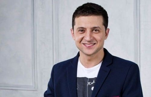 Одновременно с этим появилась информация, что кампанией Зеленского плотно занимается соратник Коломойского – застройщик и руководитель еврейской общины Киева Александр Левин. Также некоторые источники сообщают, что он ведет переговоры относительно привлечения в проект американских политтехнологов. 
Политолог назвал спонсора Зеленского «аморальным и беспринципным»
Спонсор выдвижения актера Владимира Зеленского на пост президента Украины, олигарх Игорь Коломойский, известен своей «аморальностью и беспринципностью», поэтому его избирательная кампания будет шокировать, считает директор Киевского центра политических исследований и конфликтологии Михаил Погребинский.