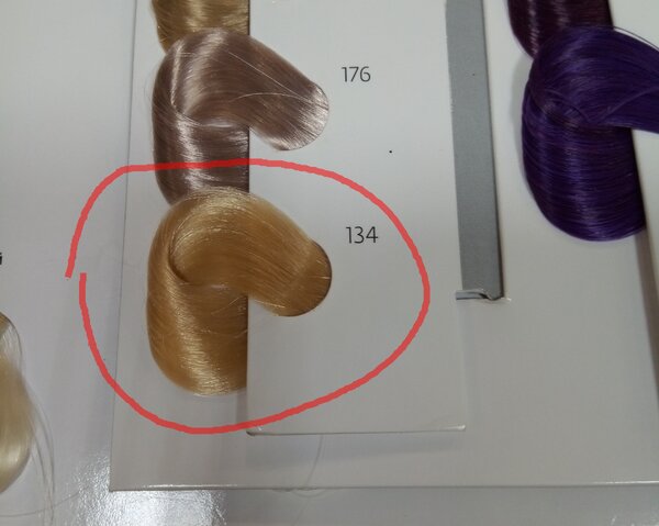 К чему привело осветление волос краской Эстель под номером 134: неутешительный результат подписчицы (фото результата)