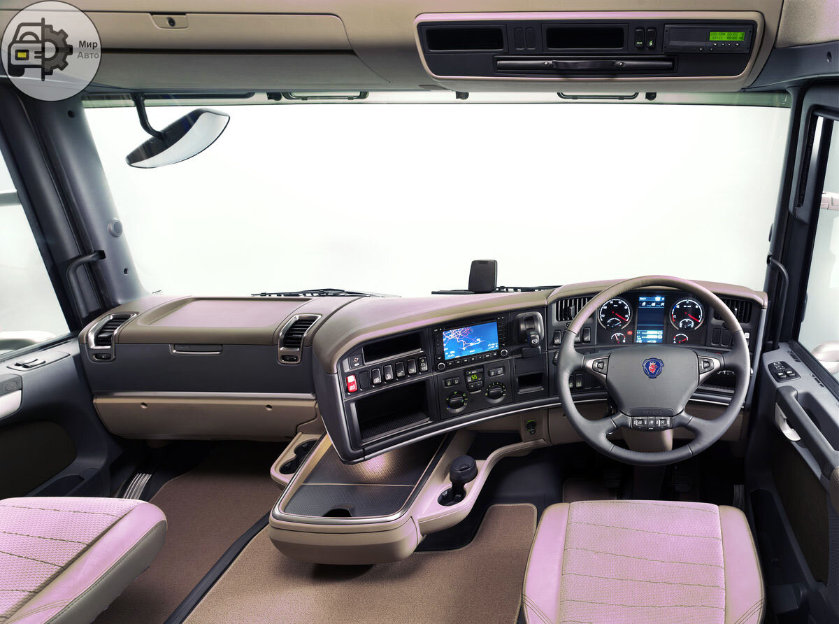 Фото кабины в его фуре