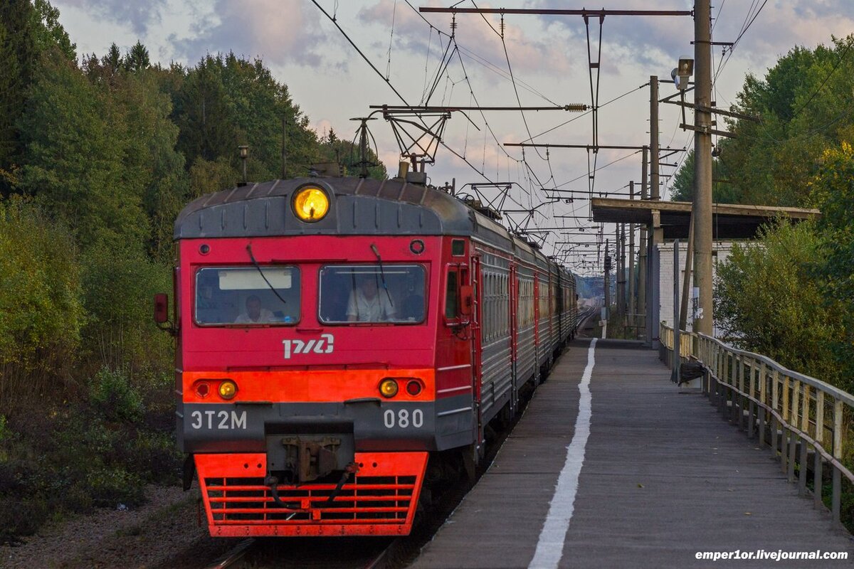 Эд4м Ладога. Турышкино станция. Поезд 6052 Санкт-Петербург (Ладожский вокзал) — Будогощь. Станция Турышкино Ленинградская область.