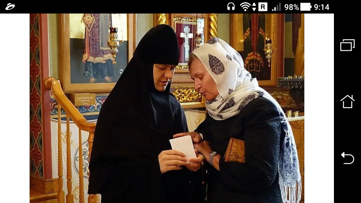 фото "Неусыпаемый псалтырь" - непрекращающаяся молитва о выздоровлении болящего