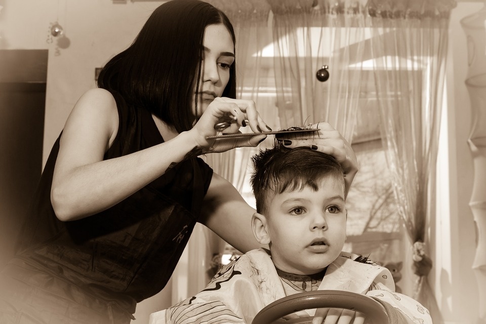 Фото с https://pixabay.com/ru/photos/%D0%BF%D0%B0%D1%80%D0%B8%D0%BA%D0%BC%D0%B0%D1%85%D0%B5%D1%80-%D1%81%D1%82%D1%80%D0%B8%D0%B6%D0%BA%D0%B0-%D0%BC%D0%B0%D0%BB%D1%8B%D1%88-659145/