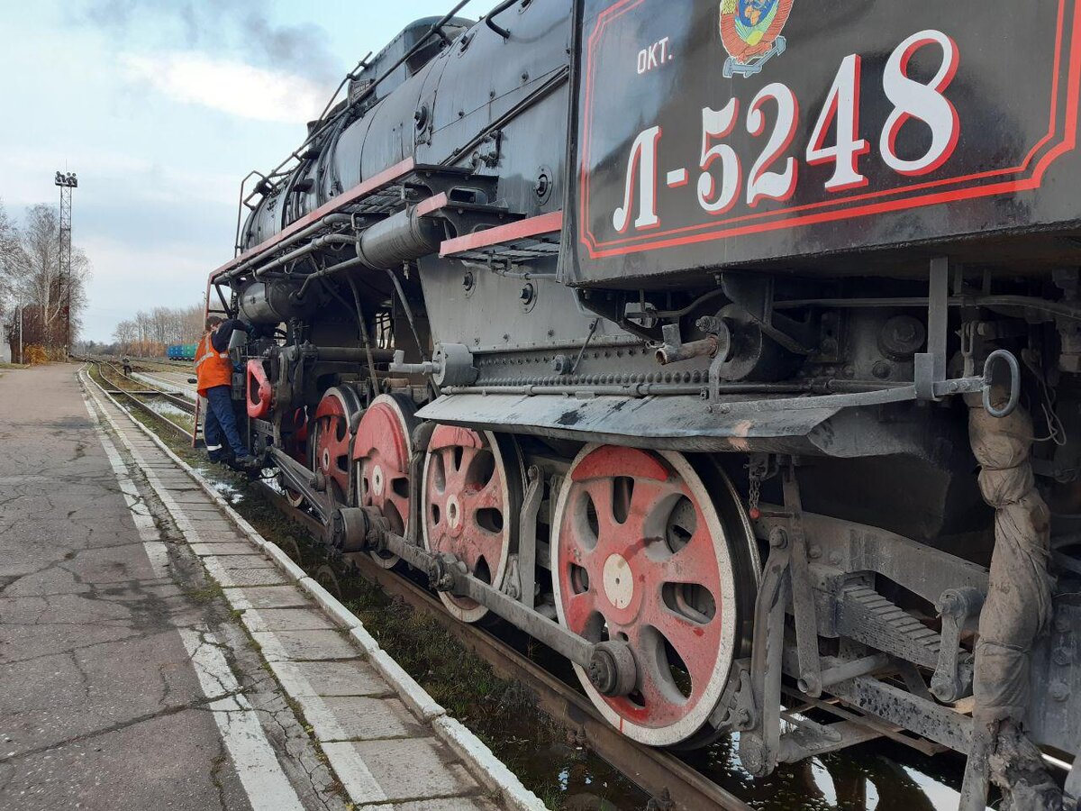 В России есть два ретро-поезда под паровозом. Чем они отличаются и какой выбрать