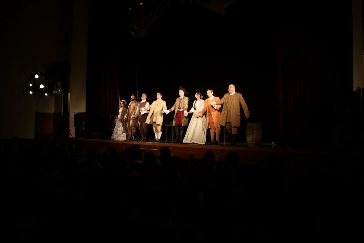 Спектакль "Недоросль", Самарский театр "Камерная сцена". Фотография автора