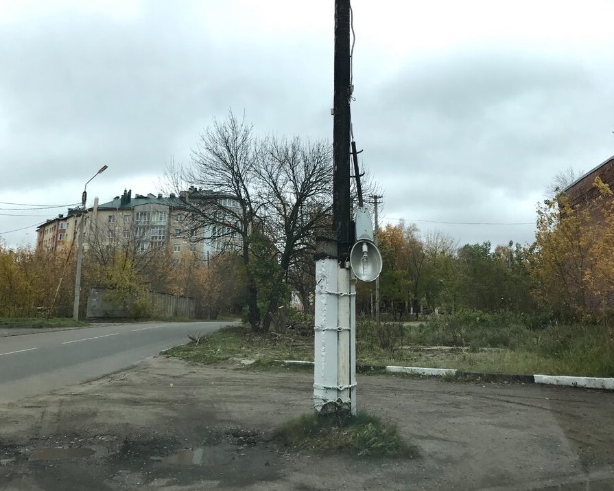 Фото с шиномонтажа, где явно плохо со светом ...