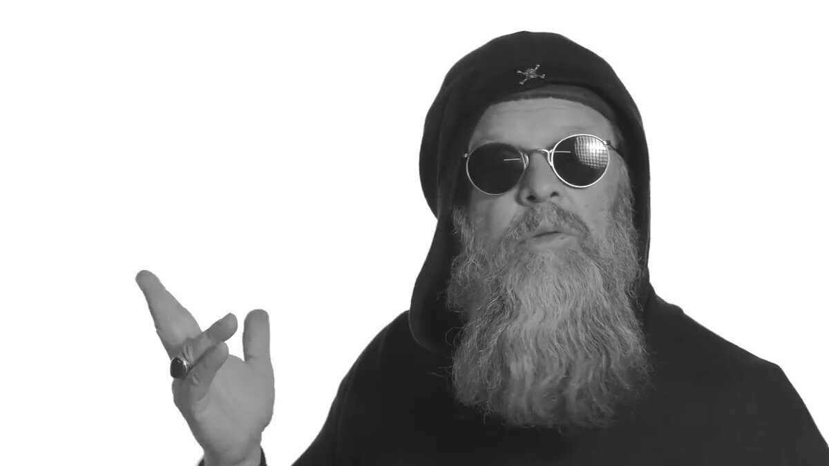 Б. Гребенщиков. Фото из клипа "Пошел вон, Вавилон"