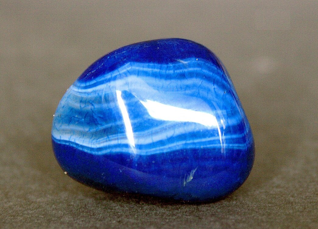 http://gemguide.ru/wp-content/uploads/2018/08/gem_agate1.jpg