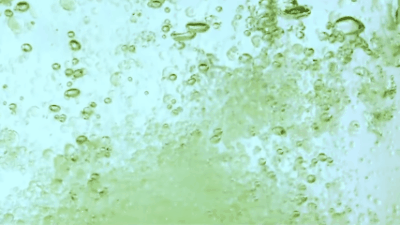 Специальная пена запечатывает повреждения