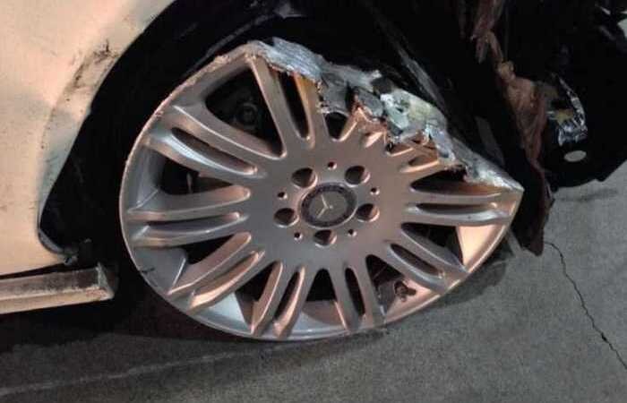 Забыл снять с ручника.