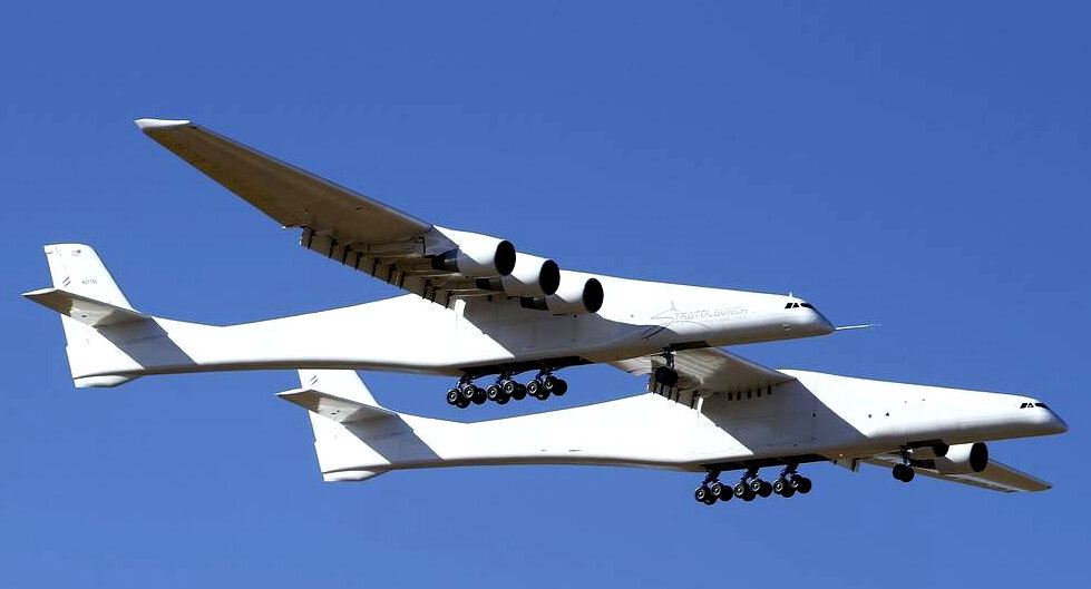 Stratolaunch Model 351 в воздухе. Источник: Scaled Composites