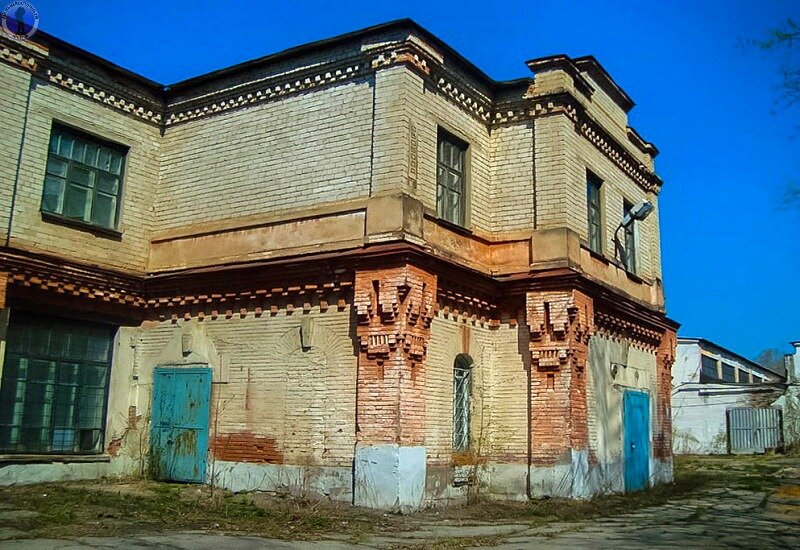 Заброшенная медсанчасть 89-го военного завода в бывшей церкви 1905 г. Сибирского стрелкового полка