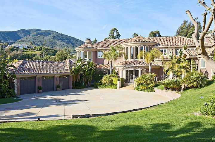 Просто чей-то типичный особняк в Калифорнии, о котором поведал мне мой товарищ. 