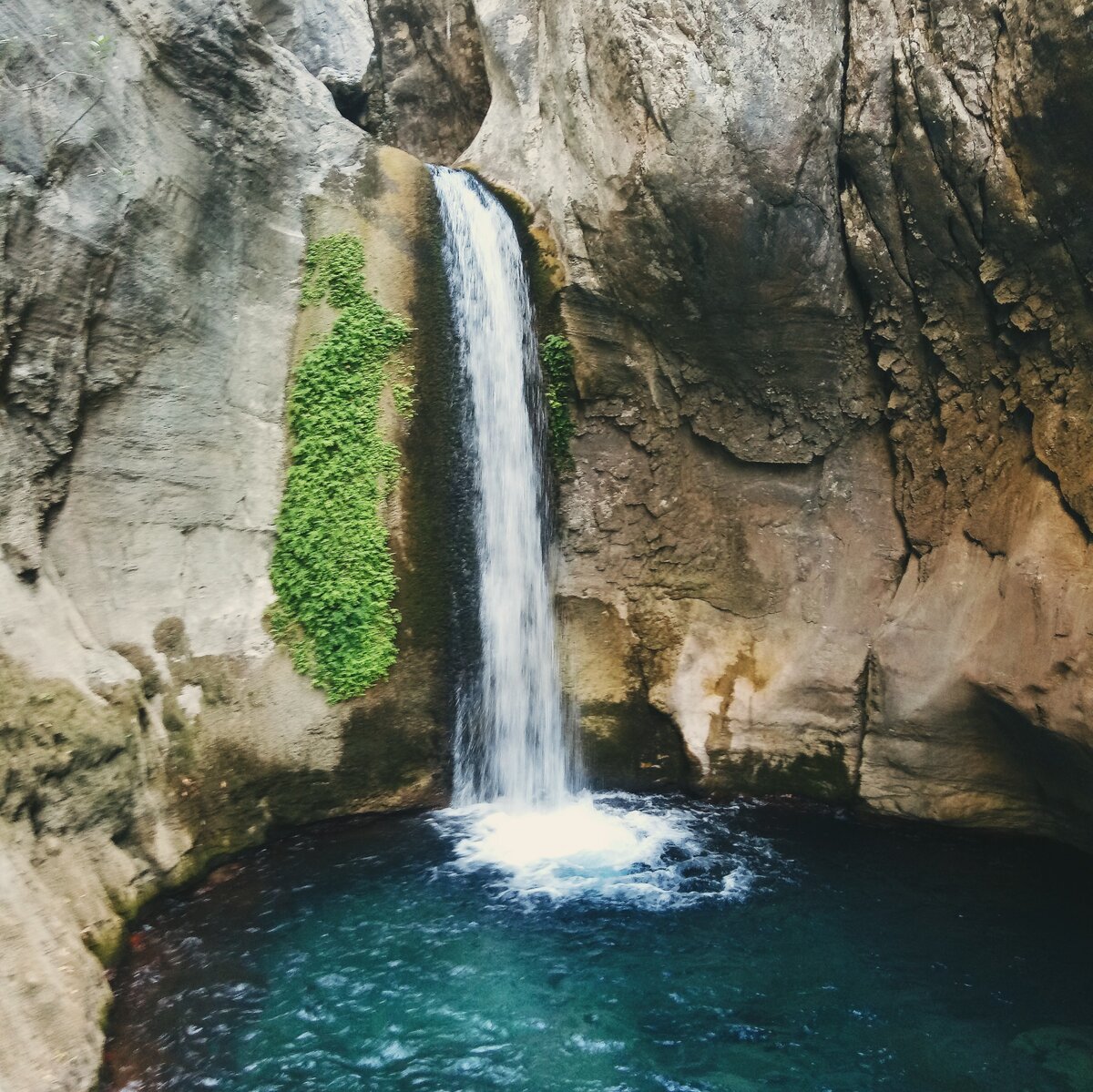 Сулакский каньон водопад