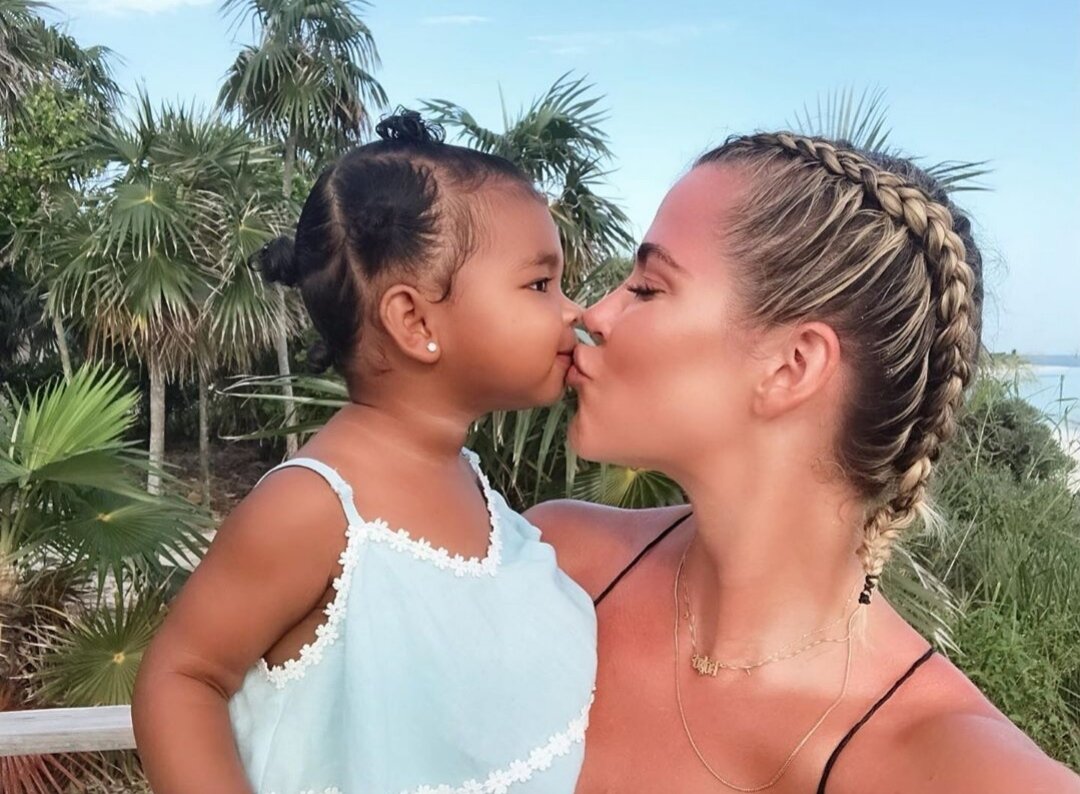 Фото: https://www.instagram.com/khloekardashian/