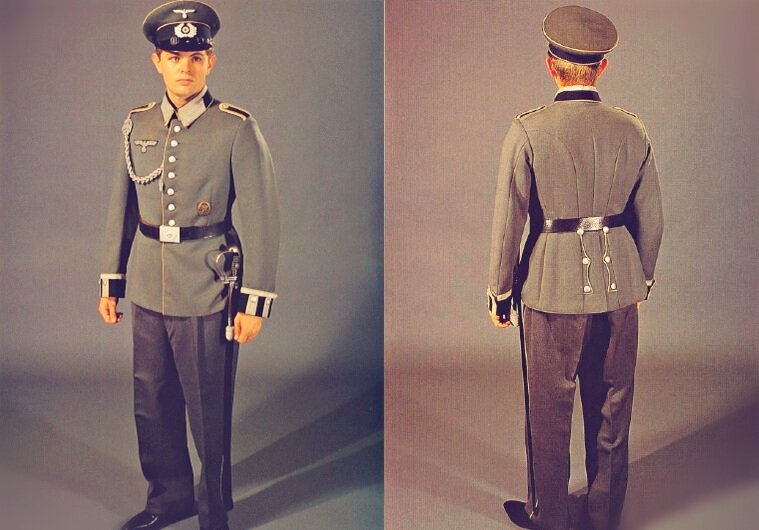 Фото 1. Парадная униформа пехотного унтер-офицера (вид спереди и сзади)