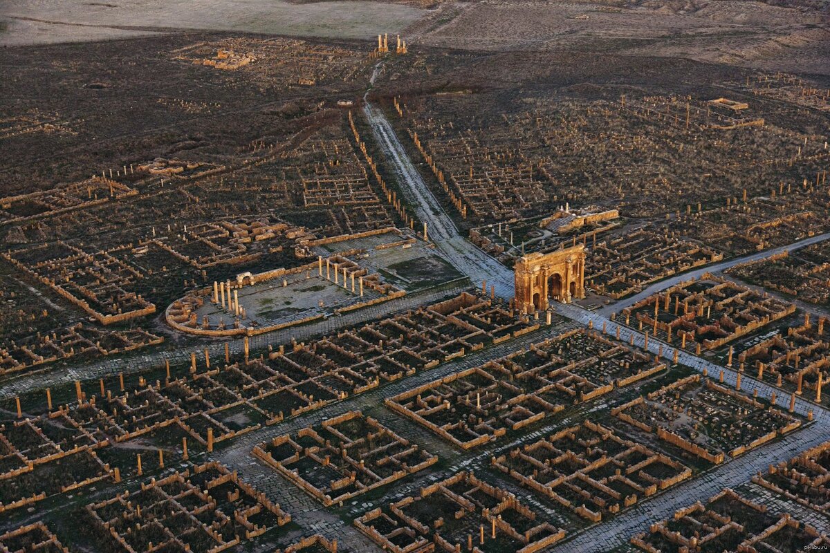 Тимгад - откуда взялся настоящий древнеримский город в алжирской пустыне