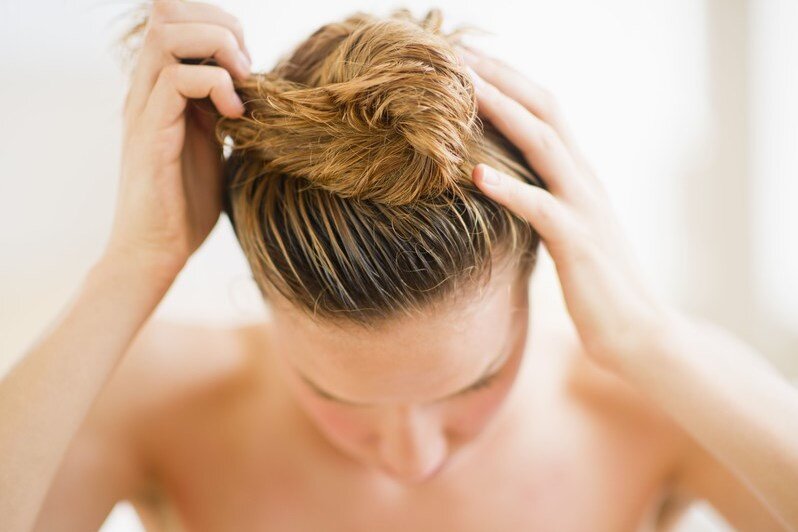 экозависимая алопеция. потеря волос. народные средства от облысения головы. очень редкие волосы. просмоленные волосы.