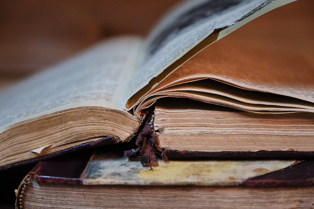 Состояние книг до реставрации.