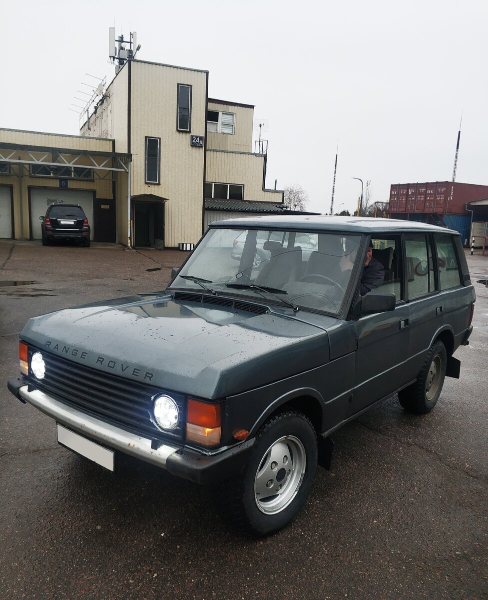 Range Rover 1981 года выпуска. Классика, не иначе. Фото сделал в ноябре 2019 года