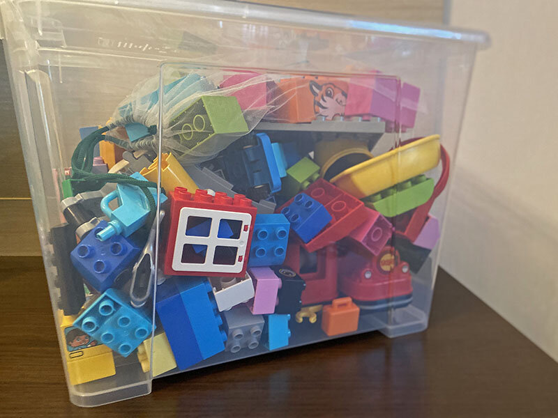 коробка с Lego 