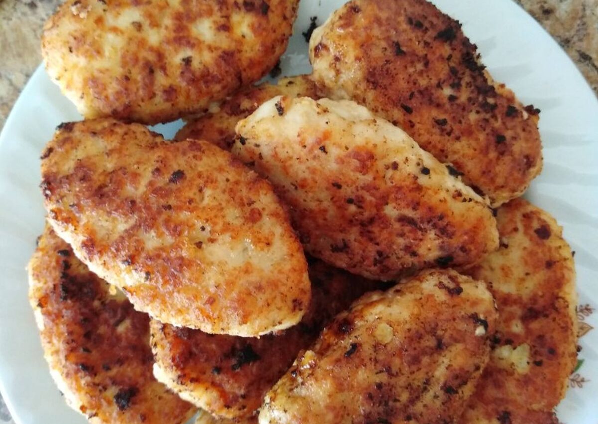 Эти котлеты стали одним из моих любимых, давайте уже начнем готовить и сами узнаете
