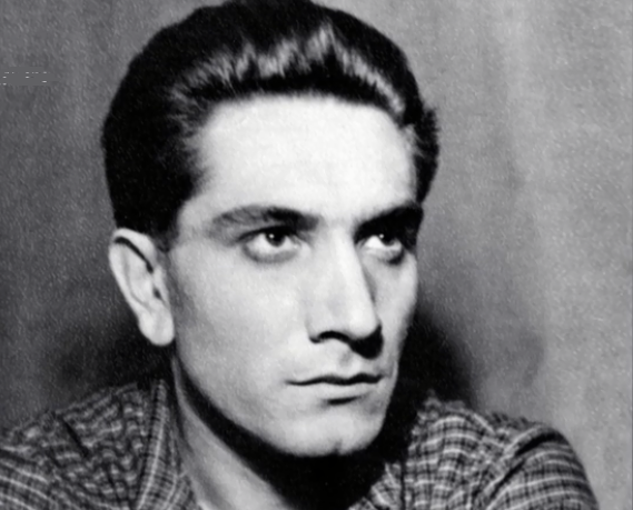 Армен-студент. Это фото висит в театре Джигарханяна в Москве. 