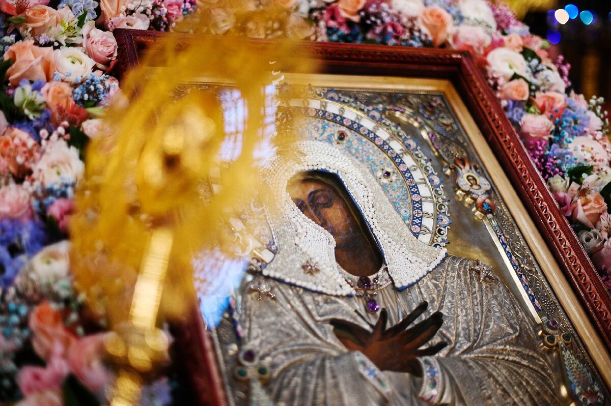 Одна из самых любимых в православии икон Божьей Матери «Умиление». Источник: https://foto.patriarchia.ru/news/obezd-moskvy-s-ikonoy-bozhiey-materi-umilenie-utrenya-s-chteniem-akafista-presvyatoy-bogoroditse-v-bogoyavlenskom-kafedralnom-sobore-v-elokhove-2020-04-03/