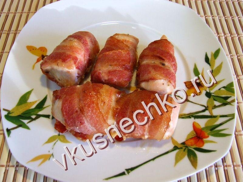 Как приготовить закуску Курочка запеченная в беконе, пошаговый рецепт с фото.