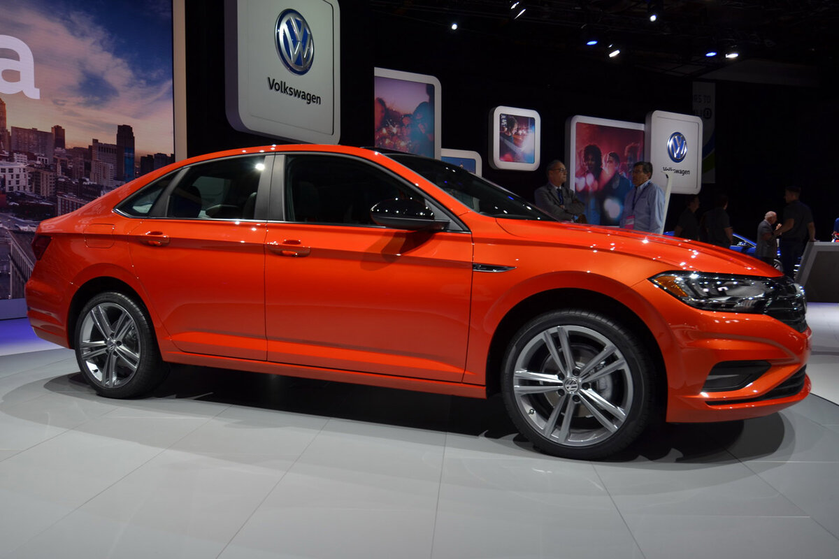 Volkswagen Jetta VII R-Line на автосалоне в Детройте, 14-15 января 2018 года
