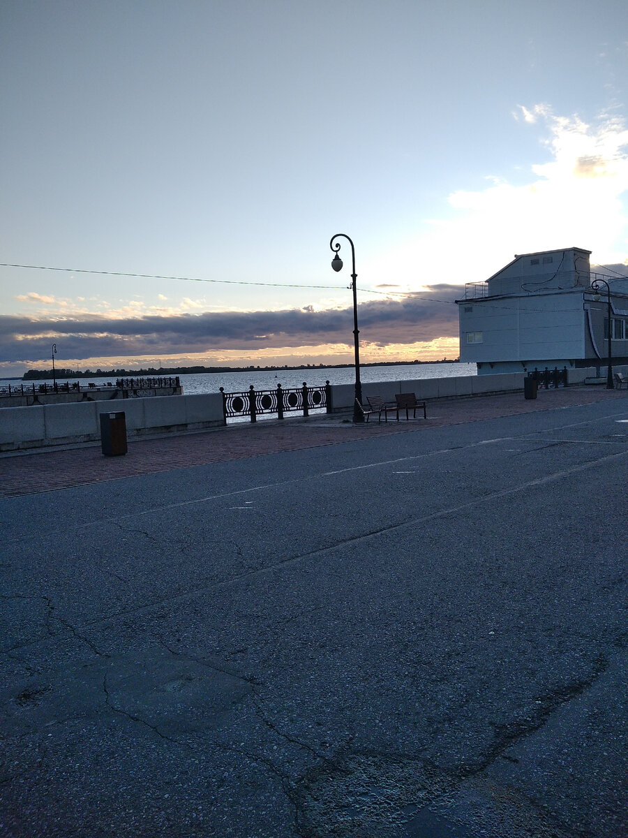 Набережная Архангельска. Мое фото.