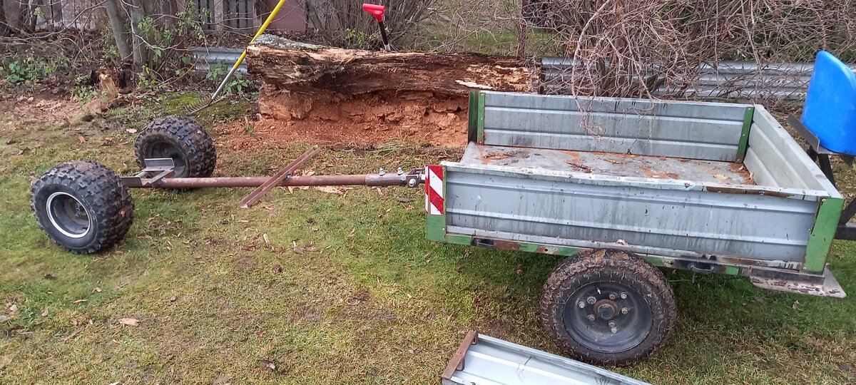Трелёвочная тележка в таком варианте максимально низко. 