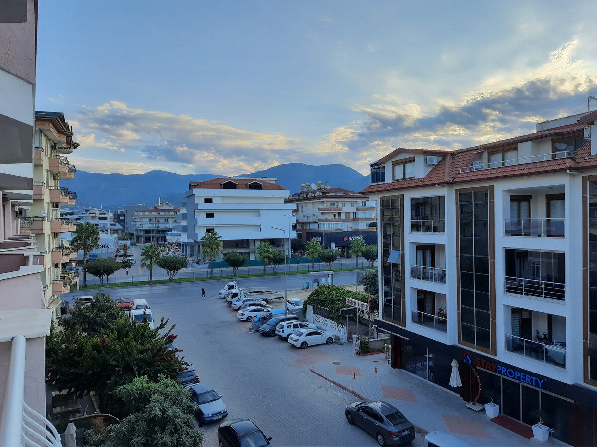 Вид с нашего балкона в Аланье