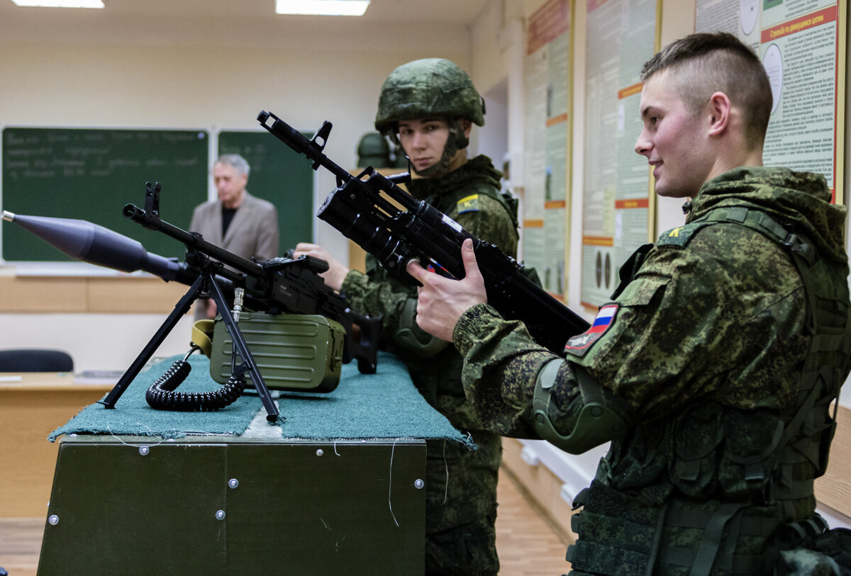 Военный полуприсед