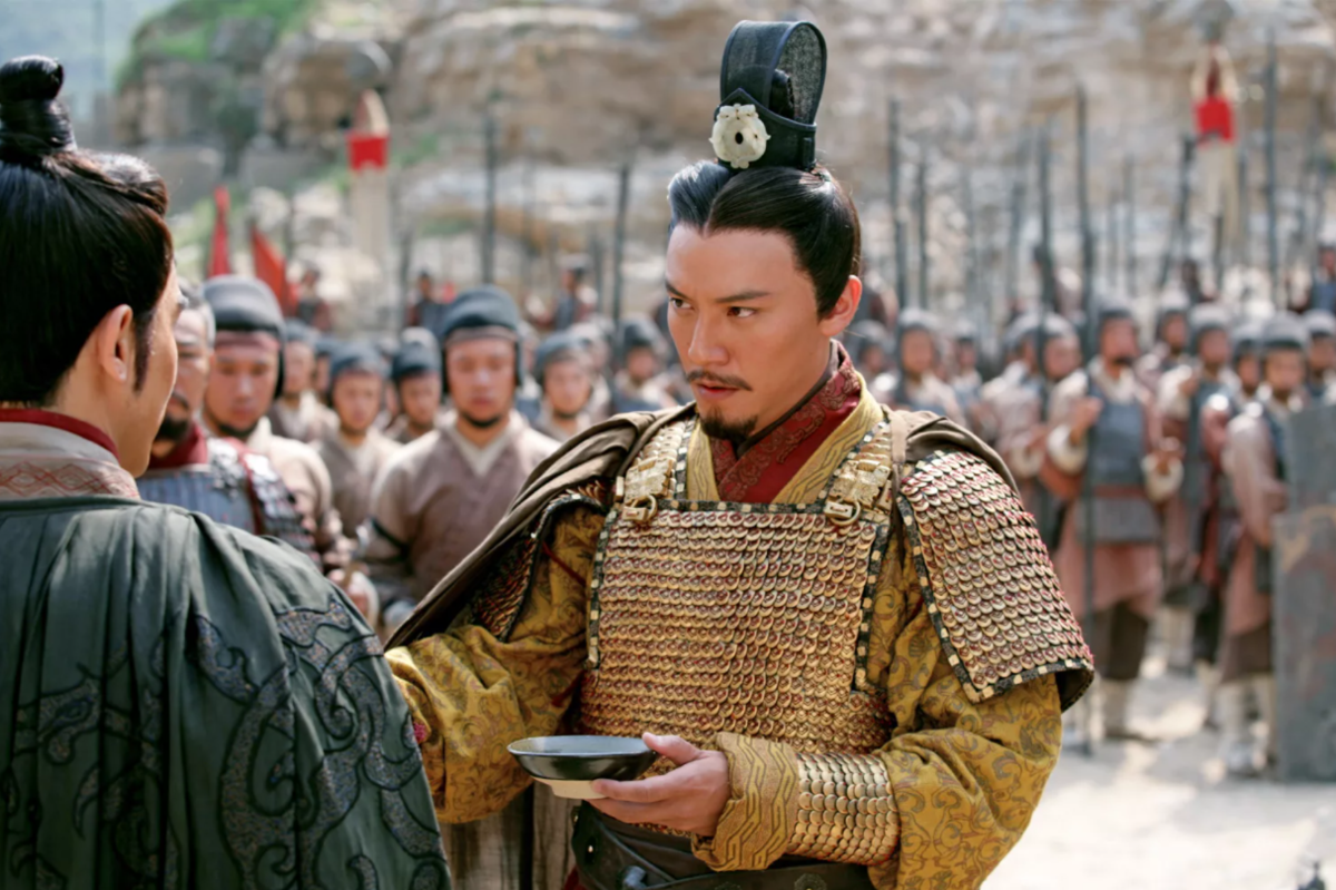 Чаша власти блестит снаружи, и жжет изнутри 