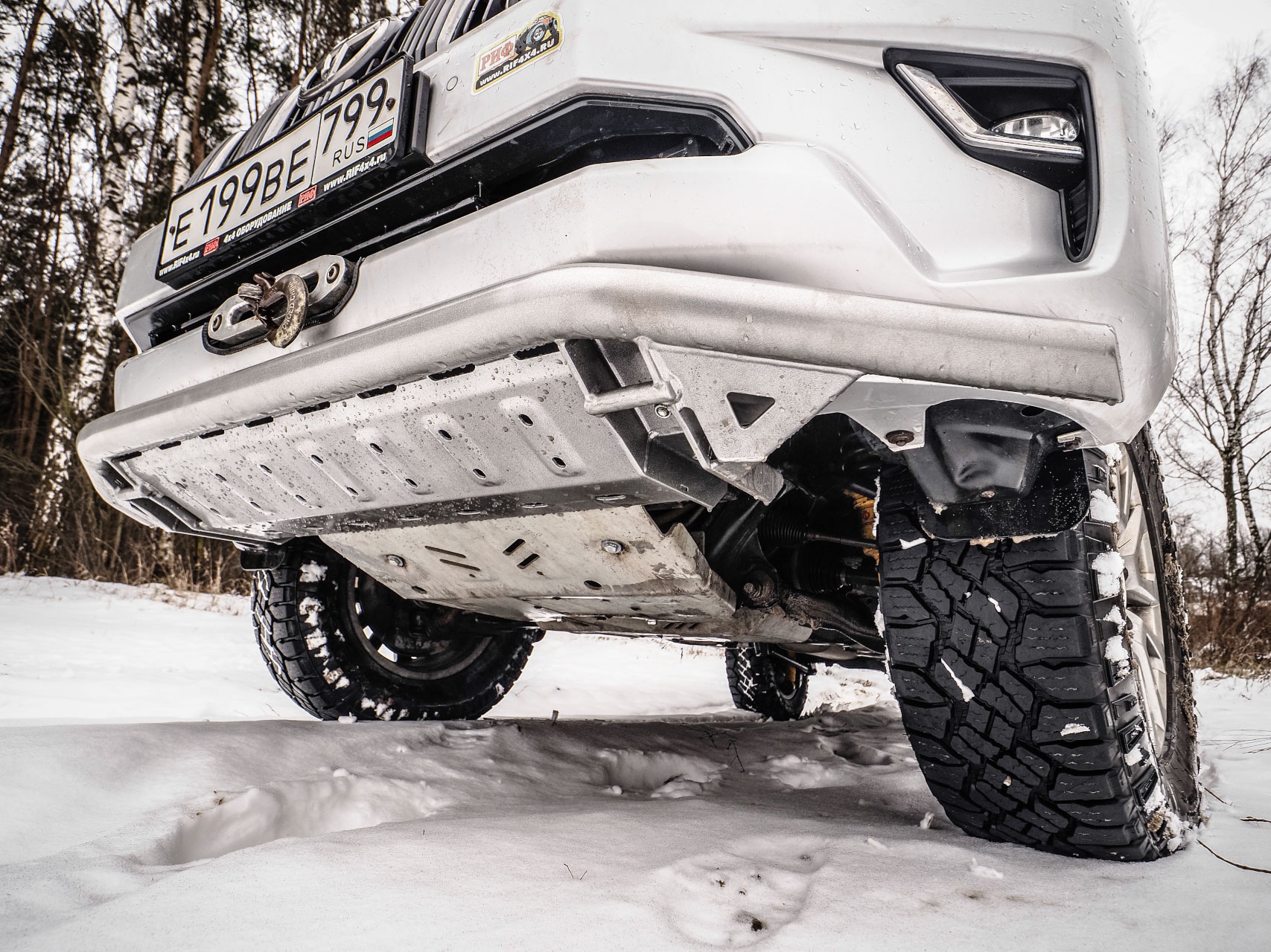 Тюнинг Toyota Land Cruiser Prado: силовая защита переднего бампера1