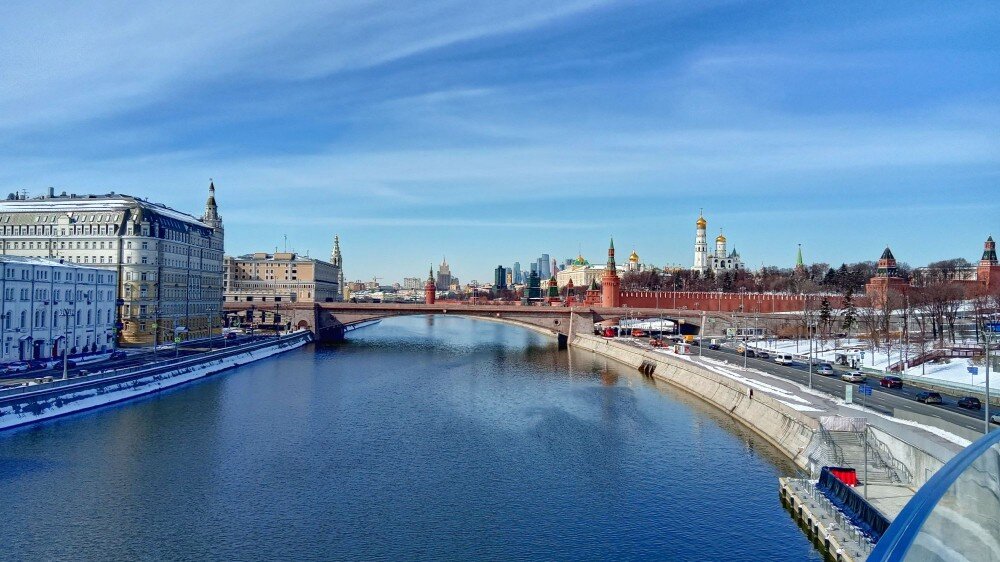 Парящий мост. Зарядье. Москва. Кремль. Москворецкая набережная 04.04.2022