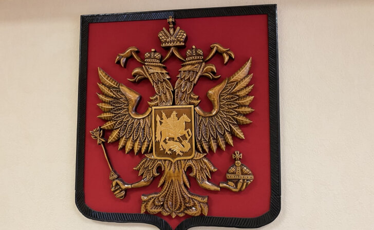    В Курске мужчина подрался с полицейскими и получил штраф в 100 тысяч рублей