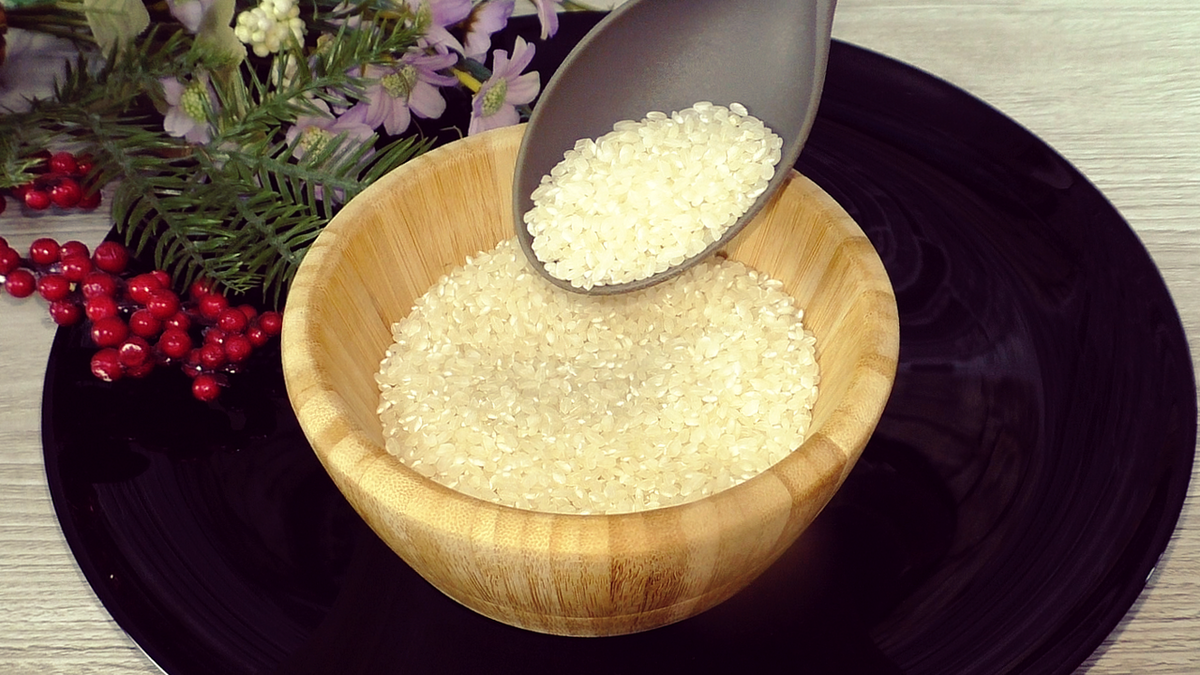 Рис круглый как варить рассыпчатый в кастрюле. Рассыпчатый рис. Круглый рис. Ингредиенты для стекла. Как сварить рассыпчатый рис.