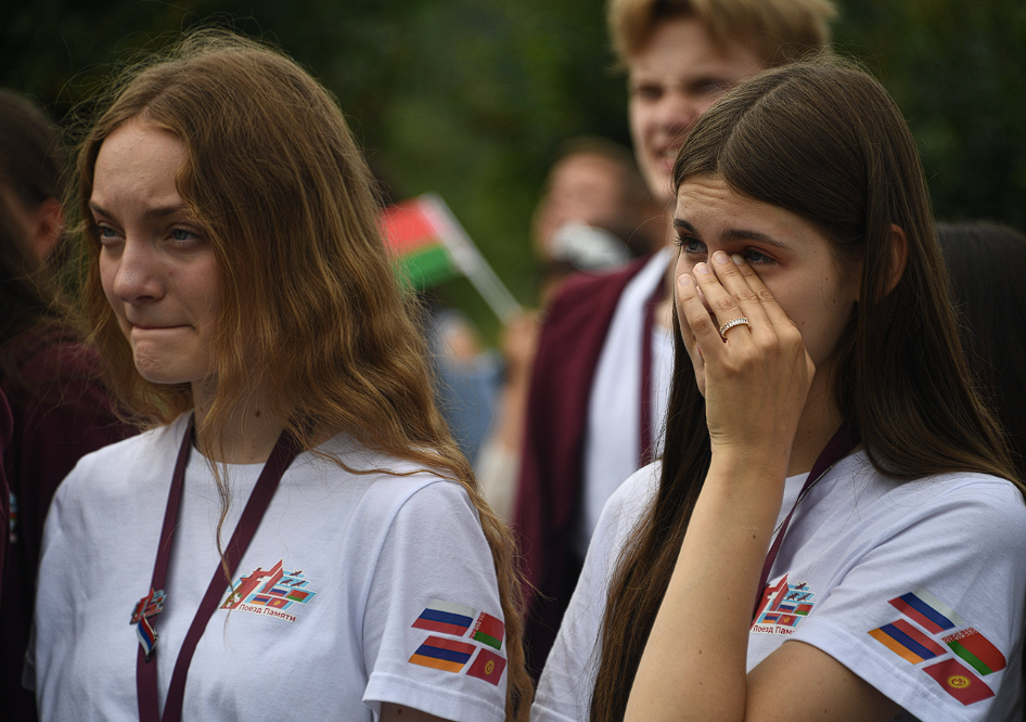 Комплекс я посетил вместе с российскими, белорусскими, армянскими и киргизскими школьниками - участниками акции "Поезд Памяти". Я ещё держался, как никак - взрослый мужчина. А они реально плакали