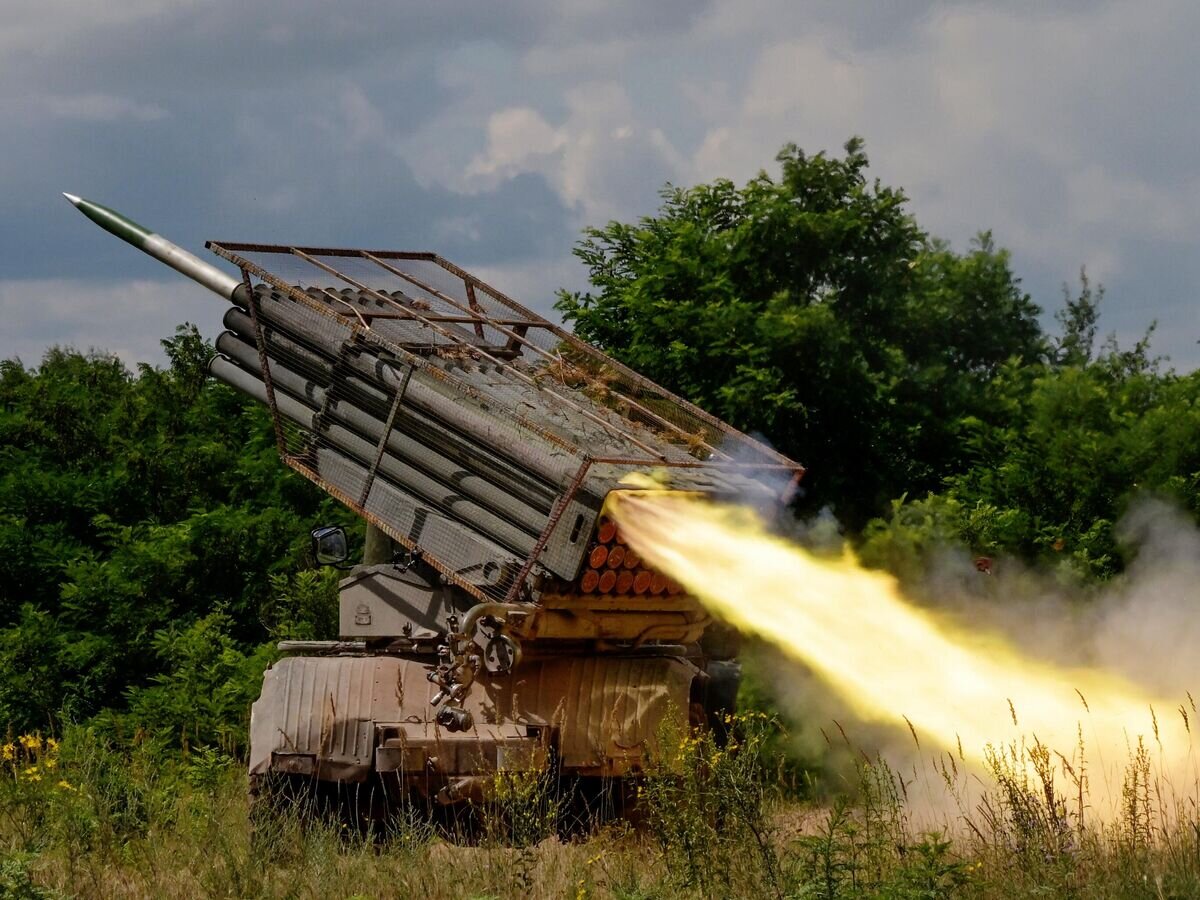    Реактивная система залпового огня БМ-21 "Град" в зоне проведения спецоперации© РИА Новости / Евгений Биятов
