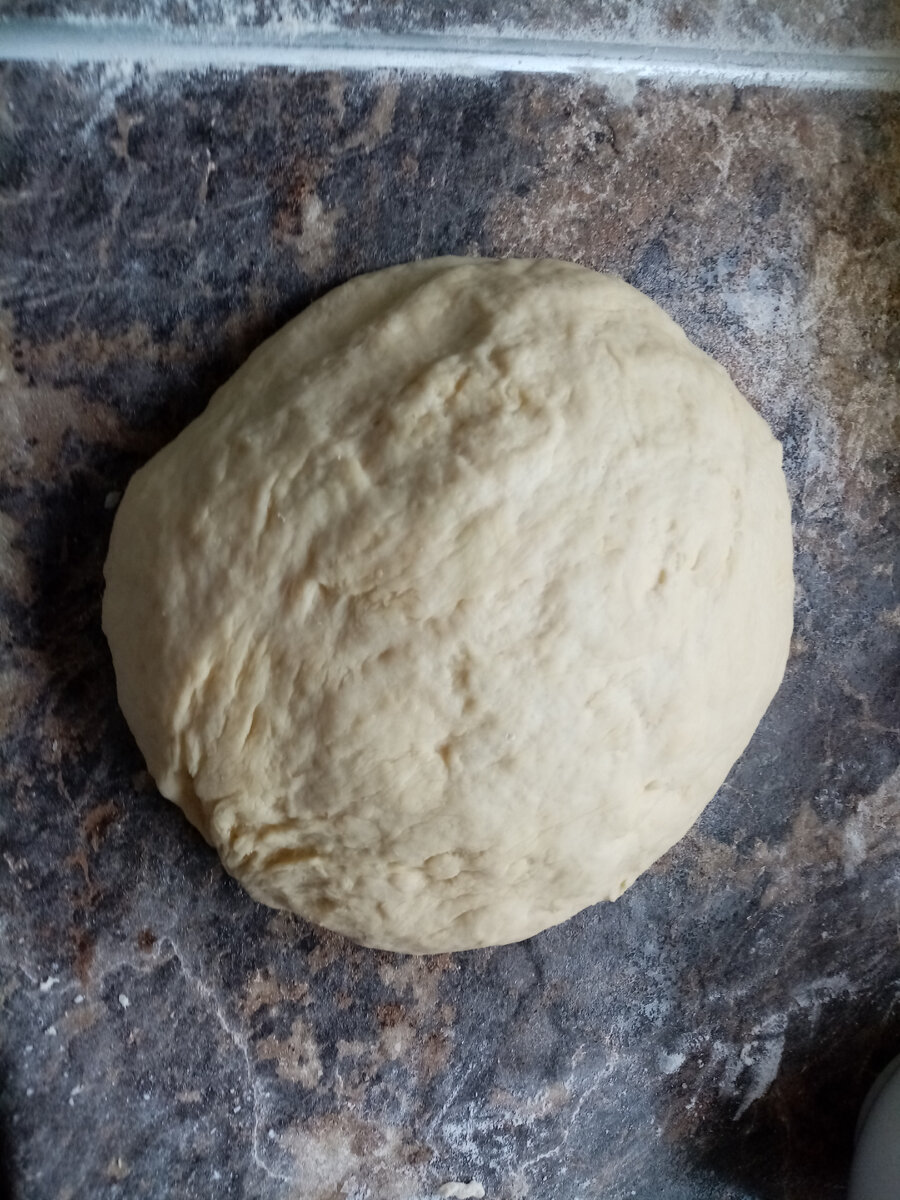 У меня получилось 1850 грамм теста.  Автор - Моя Книга Вкусных Р.ецептов.