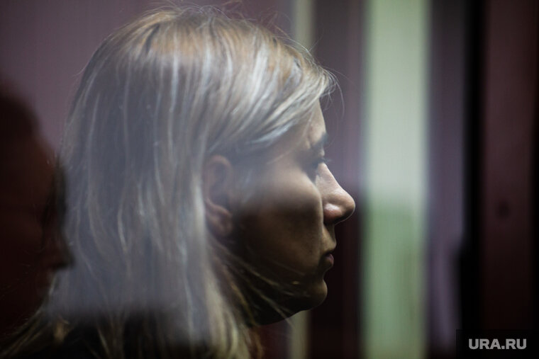    Вероника Наумова просила мужа не лишать ее родительских прав через суд