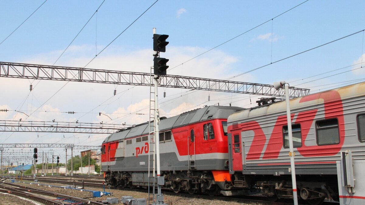     Представители СвЖД пообещали решить вопрос отсутствия билетов по направлению из ХМАО в Тюменскую область.