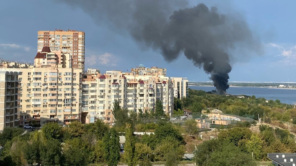     Пожар произошел на территории бывшего грузового порта в Волгограде, сообщили изданию «НовостиВолгограда.ру» в региональном ГУ МЧС.